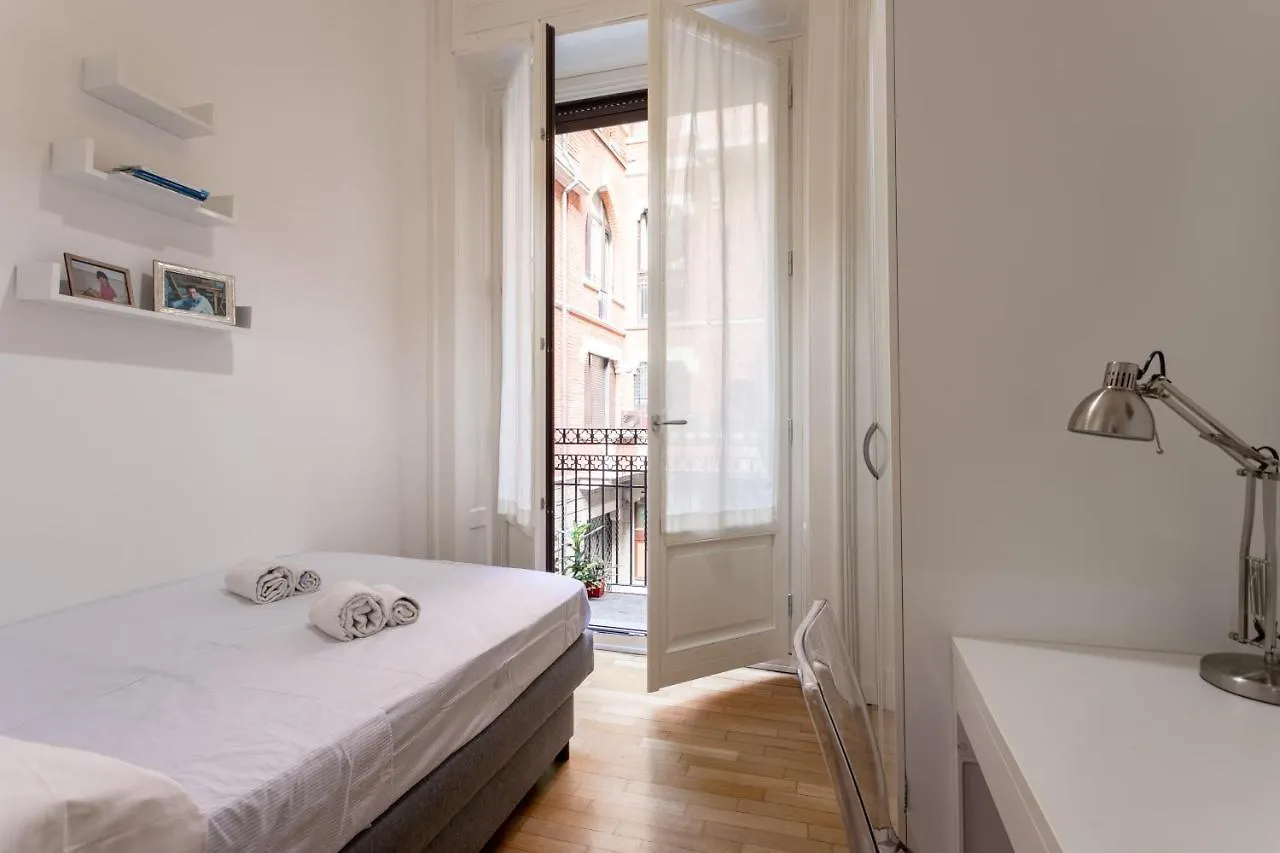 Co99 - Modern Two Bedrooms Apartment In Castello Cova Mailand 0*,  Italien